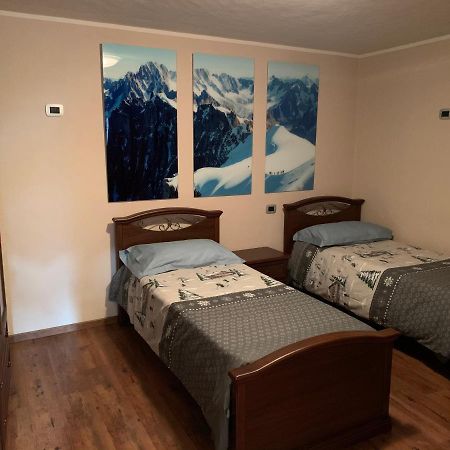 La Maison De Deni Aymavilles ภายนอก รูปภาพ