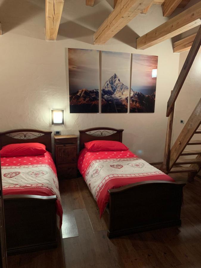 La Maison De Deni Aymavilles ภายนอก รูปภาพ