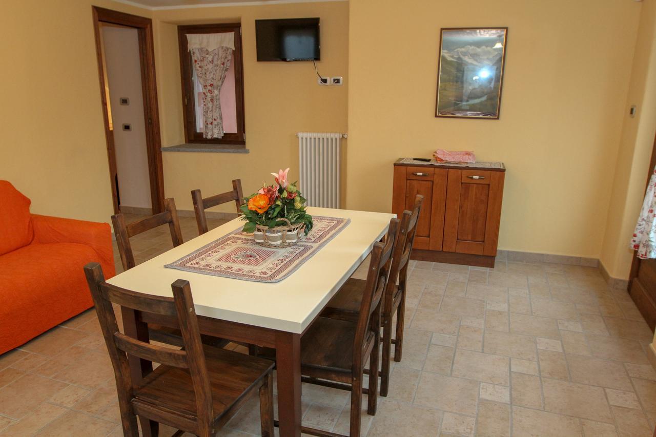 La Maison De Deni Aymavilles ภายนอก รูปภาพ