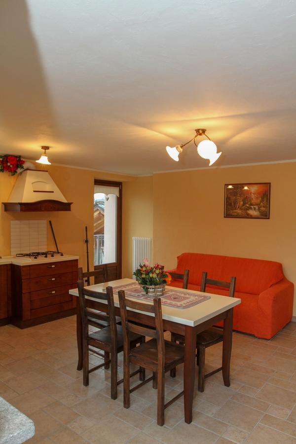 La Maison De Deni Aymavilles ภายนอก รูปภาพ