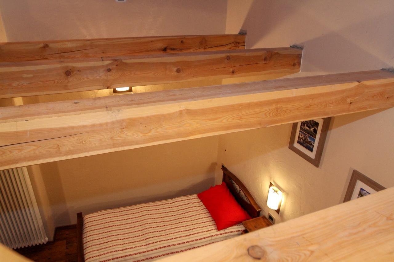 La Maison De Deni Aymavilles ภายนอก รูปภาพ